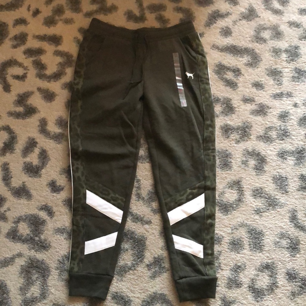 NWT VS PINK Olive Green Leopard Stripe Classic Jogger